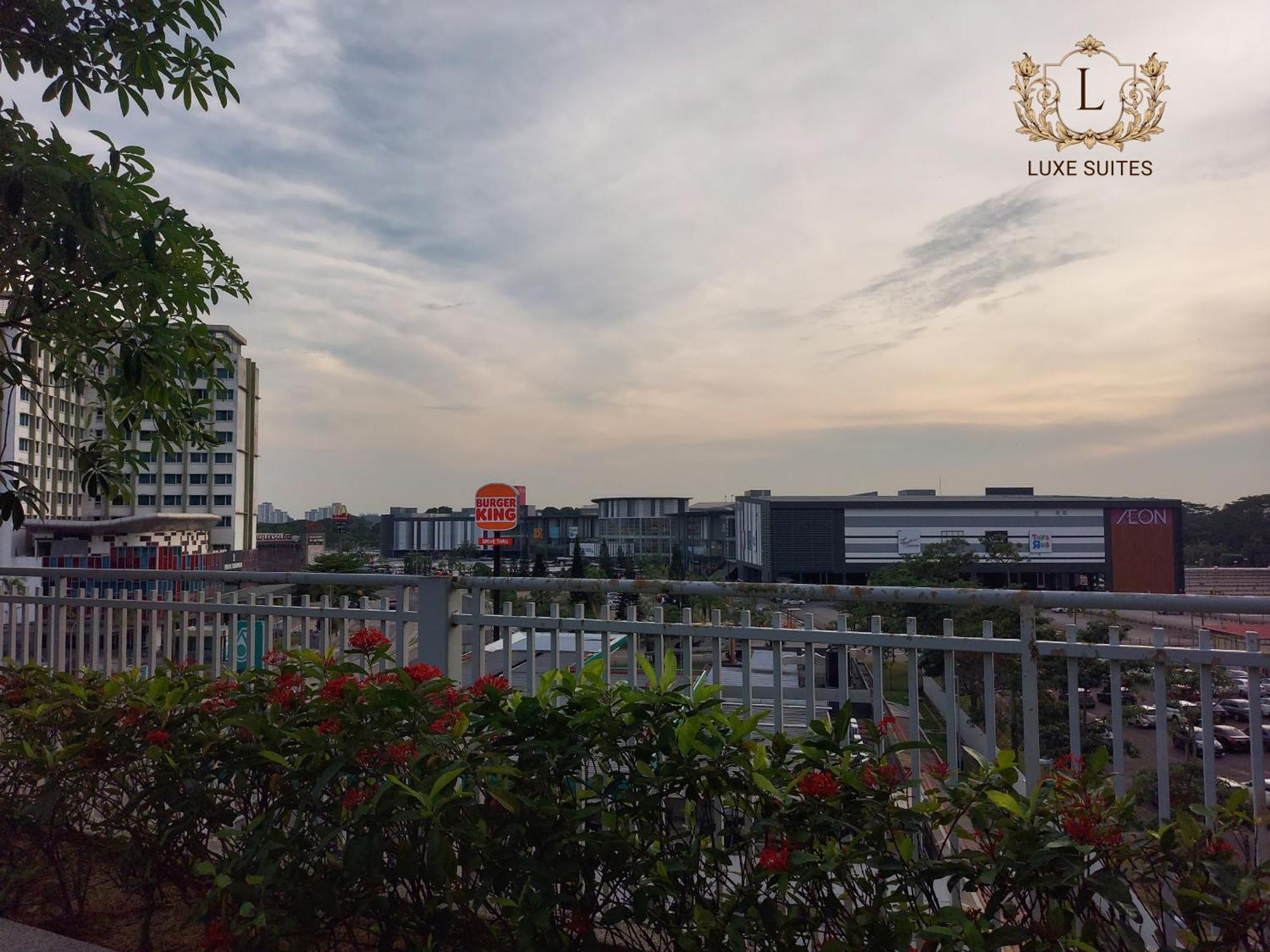 Luxe Suites At Skyloft Johor Bahru Exterior photo