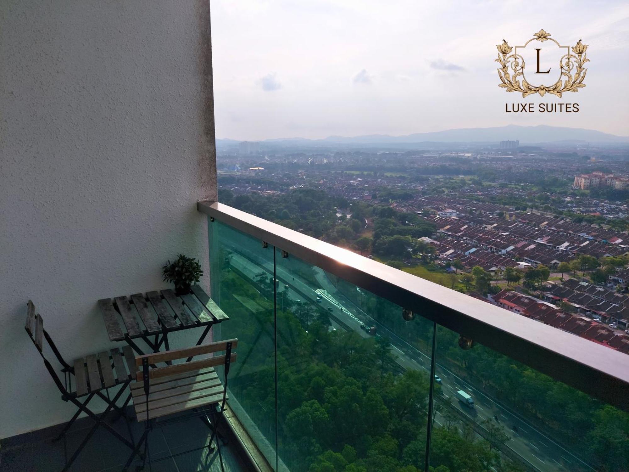 Luxe Suites At Skyloft Johor Bahru Exterior photo