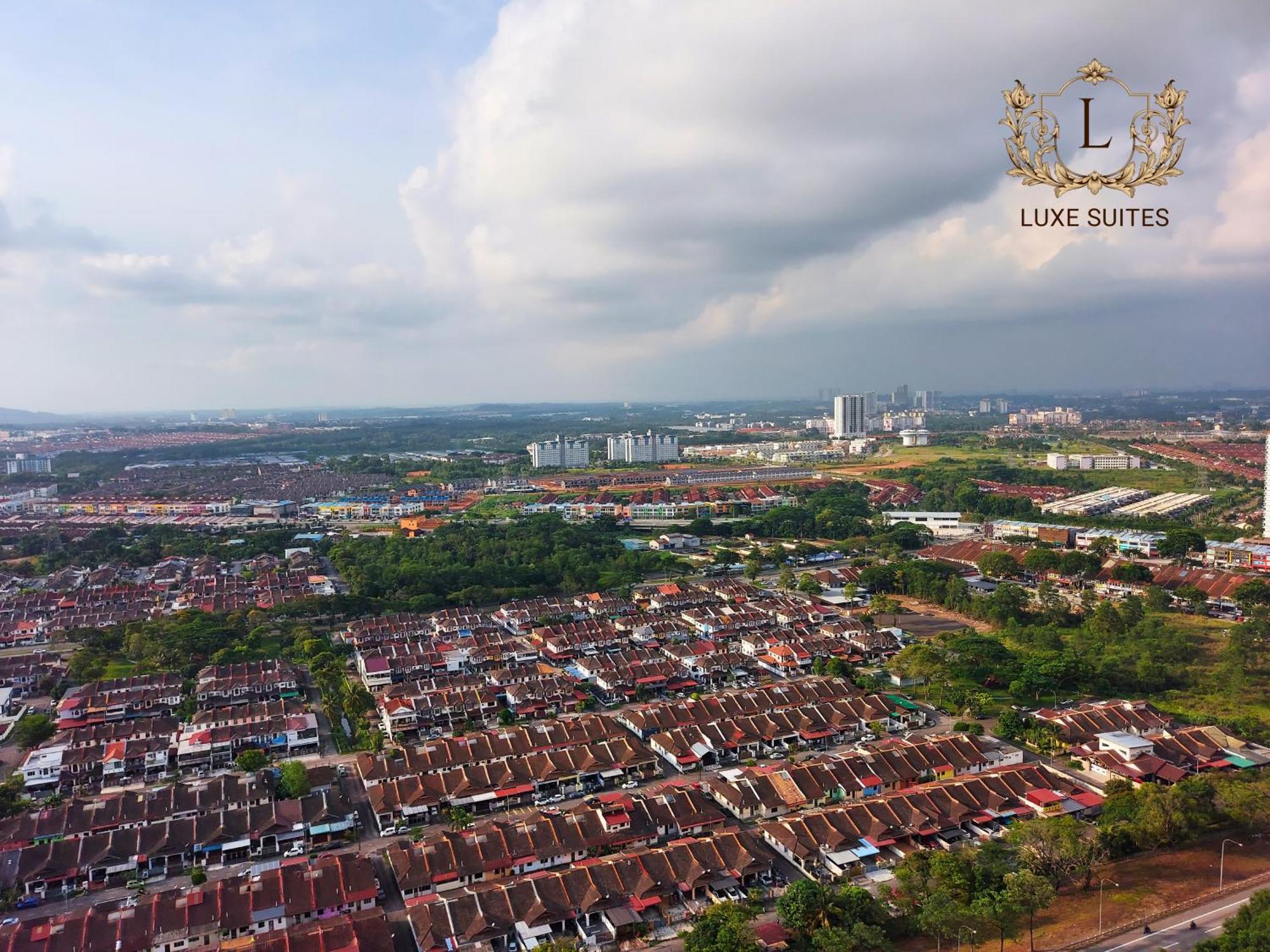 Luxe Suites At Skyloft Johor Bahru Exterior photo